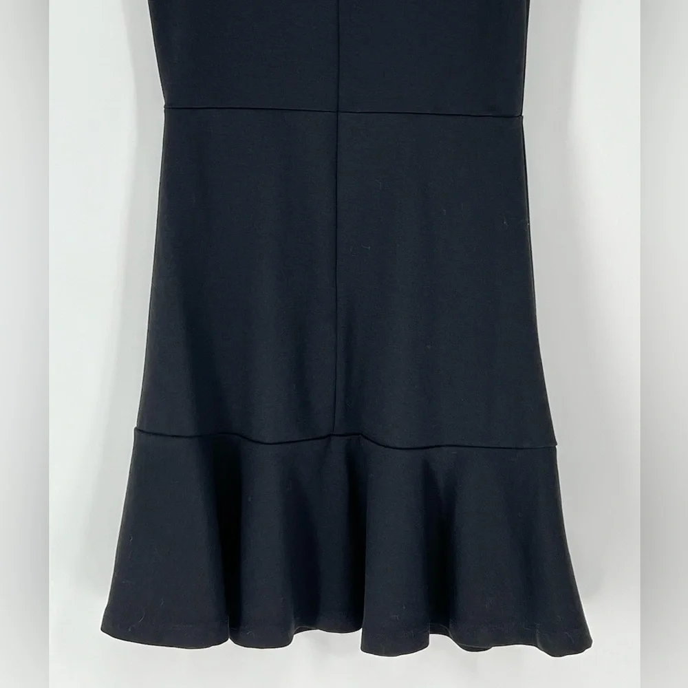 GAP LITTLE BLACK DRESS WITH‎ CAP SLEEVES AND BACK ZIPPER, CUTE AND CASUAL - Picture 6 of 10